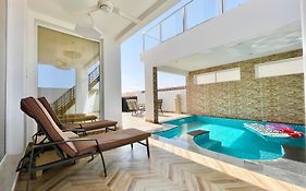 R61 Sunset Chalet
